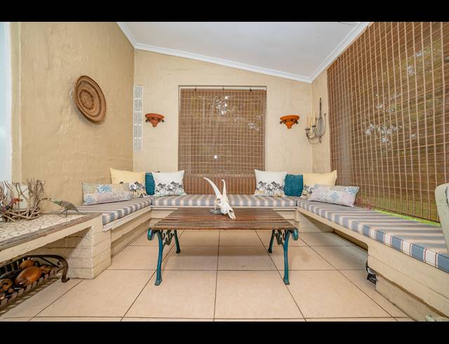 4 BEDROOM HOUSE FOR SALE IN COWIES HILL